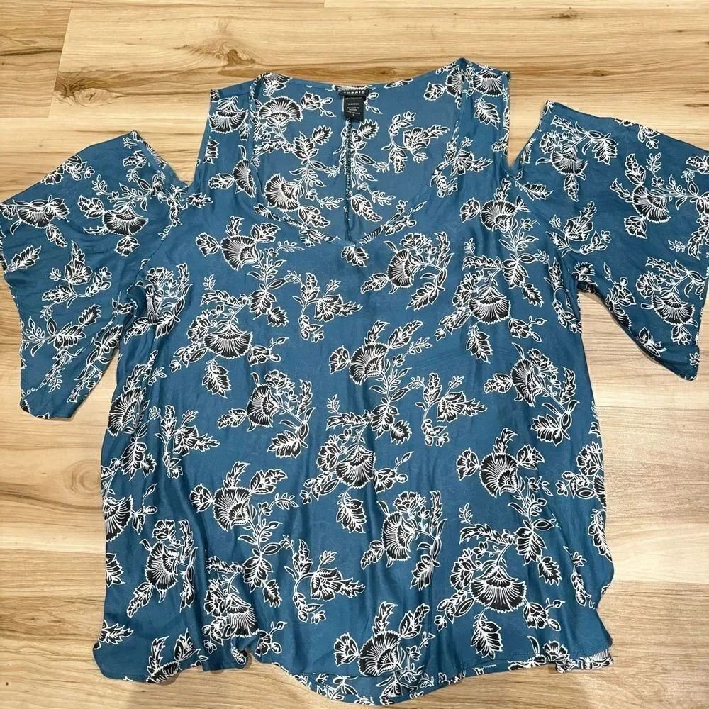 Torrid Open Shoulder Blue Floral Blouse Top Women’s 2XL